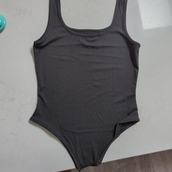 Black Ribbed Scoop Neck One Piece Swimsuit | Size XS | NWT - Picture 4 of 4